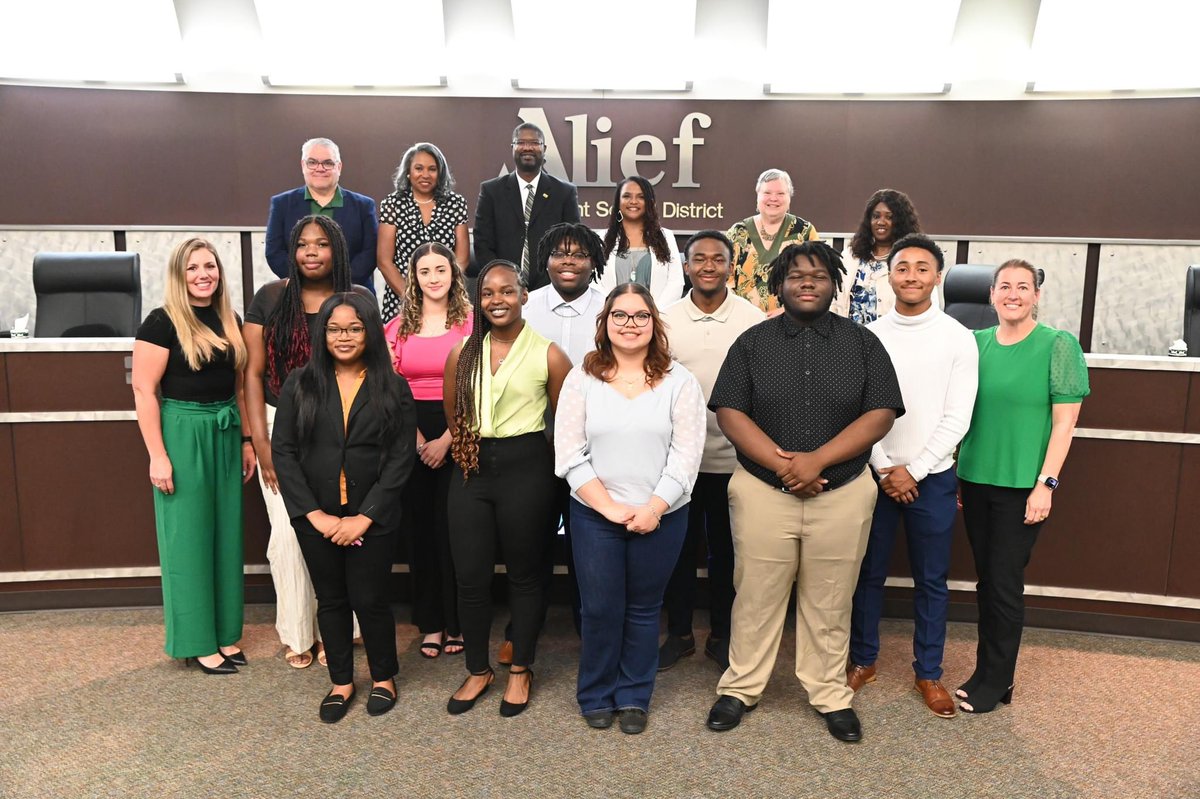 Nationals bound & Board recognized! I am incredibly proud of these TAFE members who received a special recognition at tonight’s Alief ISD school board meeting. 8 national qualifiers, another state president, & a new TAFE state ambassador…all from @ATaylorHS! Let’s go Lions!