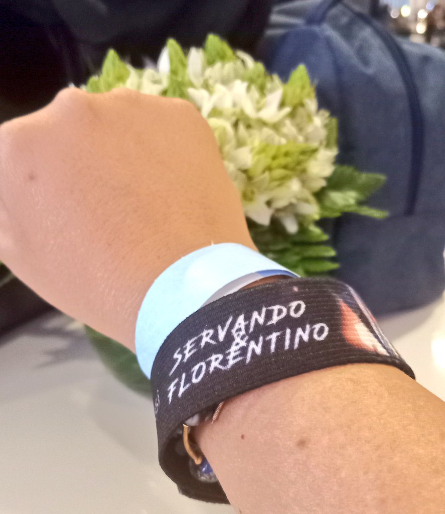 RosalyClaret's tweet photo. Llegando de ver el primer capítulo #ElDocumental de los hermanos Primera. Y seré honesta: Lloré de principio a fin...mis lágrimas salieron automáticas. Con ellos presentes en la sala de cine también viéndolo...una noche inolvidable en mi vida
(tuit: PeriodistaFanática)
#16Abri https://t.co/KIn5jSfLeA
