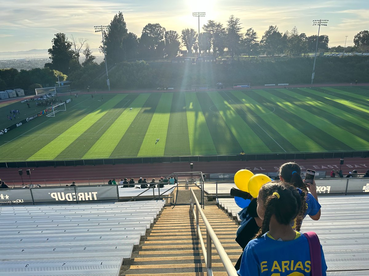 El Farolito up early on the Oakland Roots! Check Mission Local for a full game story later.