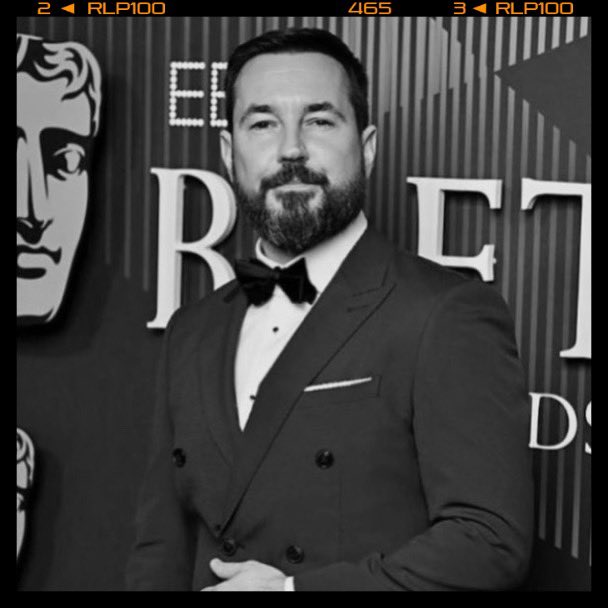 MCompstonfan's tweet photo. #picoftheday 

There’s nothing quite like a well dressed man 😎🙌🏻🤙🏼

Martin scrubbed up beautifully for his attendance at The BAFTA Film Awards ⭐️✨🌟

#BAFTAs 
#smartdressedman 
#MartinCompston 

@martin_compston ❤️ https://t.co/J5Ym7J2ldp