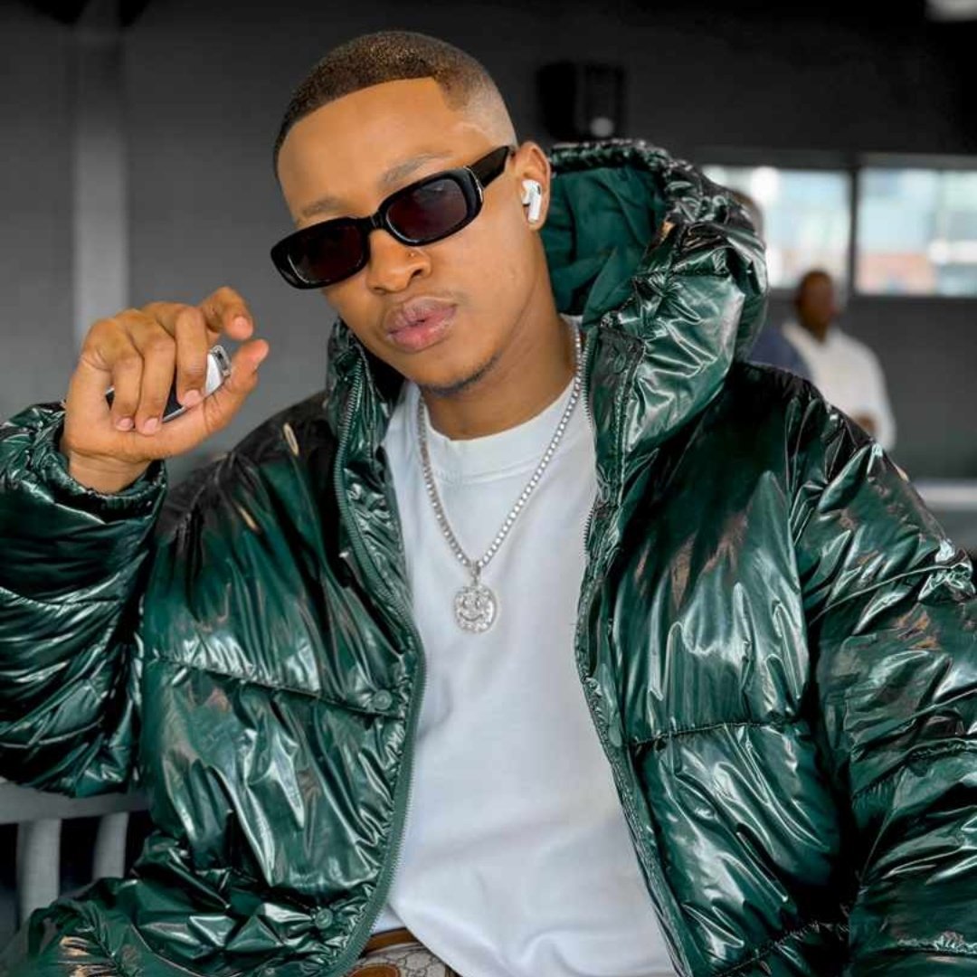 moiane_ruth's tweet image. The next biggest thing in the entertainment industry. The pouting thing is working for you mfanaka 🤣🤣pout harder❤️🔥

CONGRATULATIONS MICH
MICH X METRO FM AMBASSADOR 
#MichMazibuko
#Michigans