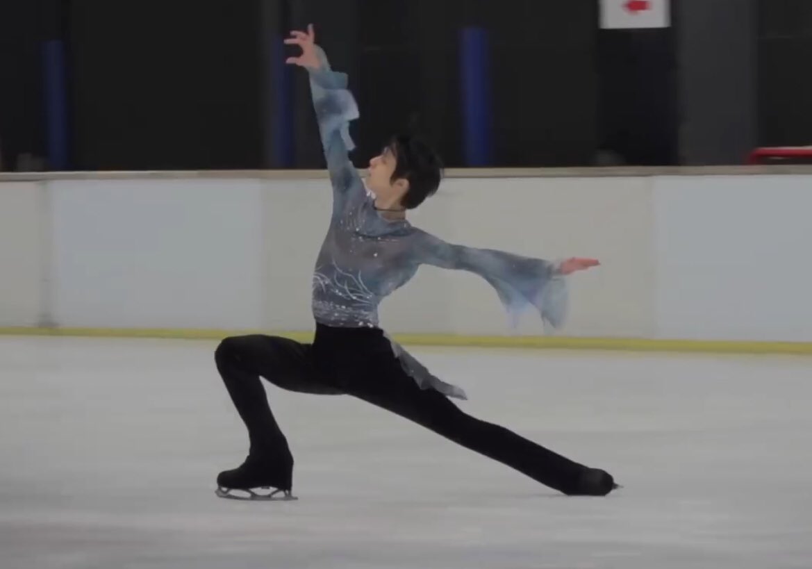 icejourneys's tweet photo. Like many others, I’m obsessed with the graceful lunge Yuzu did in #エストポリス伝記2, so I asked AI what one needs to do to be able to do it. I got answers for both on-ice and off-ice training 👇 , which seem pretty on-point.

#RE_PRAY
#羽生結弦公式YouTubeチャンネル https://t.co/imSHIkS9u5