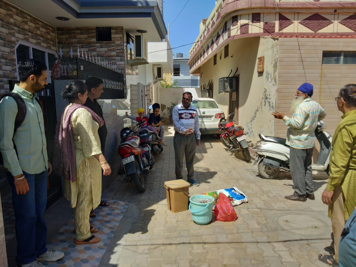 ULB Kurali 
Dated: 17-04-2024
Today Awareness Session in ward no. 14about Proper Source Segregation and aware about plastic and non plastic waste .
#SwachhBharat 
#reducereuserecycle #saynotoplastic
#sustainablelivingableLiving
#cleankuraligreenkurali #Kurali
#GovtOfPunjab #MoHU