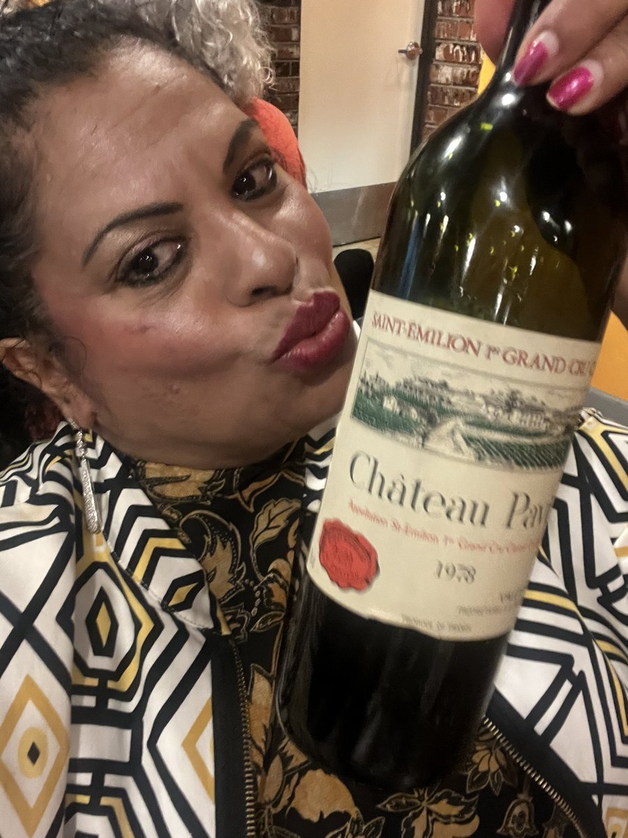 Cheers and Happy Tuesday @RoebuckSteve1 @FrenchCuisine7 @Frenchwinefan @FrenchGuyCookin @ChateauPavie @Vino101net @BordeauxTourism @BordeauxTourism @BordeauxWinesUK @Bordeaux @AgenceFleurie @Oenocactus @SO_Bordeaux @AttorneySomm @TheCabernetMuse @YesBurgundy @Mr_Winoship
