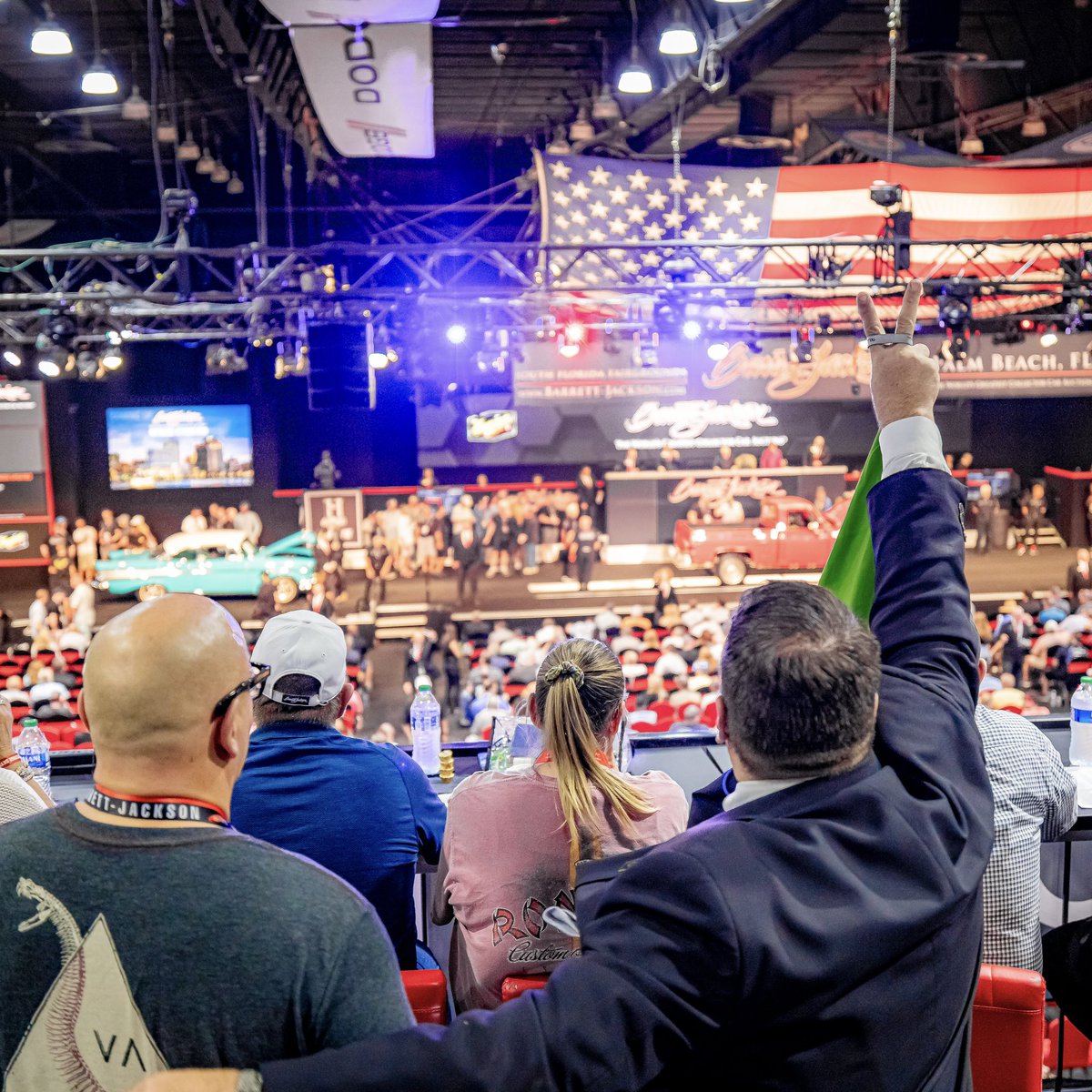 Your dream car is waiting for YOU #OnLocation in Palm Beach…all made possible with our dedicated Bidder’s Assistants 💪☀️👏 #BarrettJackson

Purchase your official experience package for this weekend today -> onlocationexp.com/barrett-jackso…

#OnlyWithOnLocation