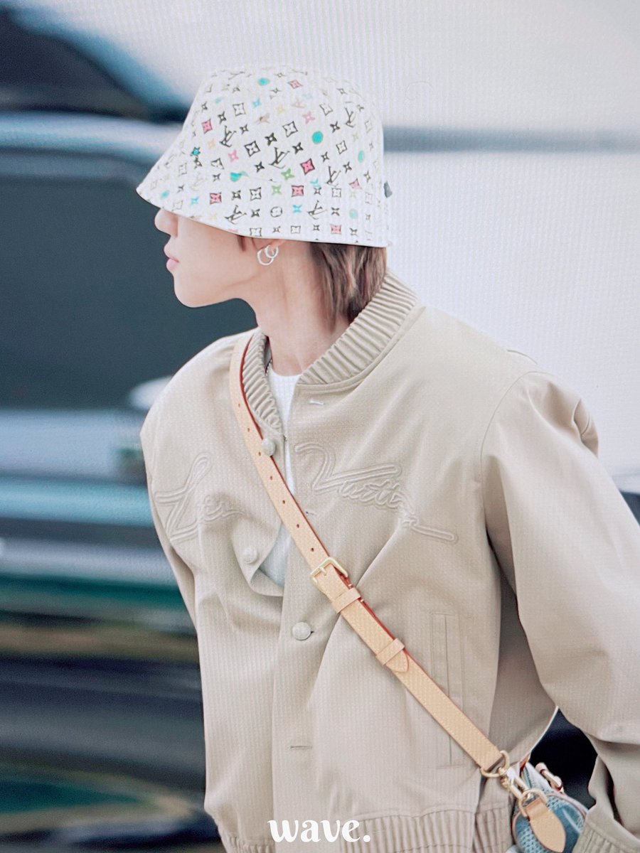 wave_xmh's tweet photo. 240417 LV boy🤟🏻

#THE8 #디에잇 #徐明浩 #서명호 #ミンハオ #SEVENTEEN https://t.co/ky7cFpmwXZ