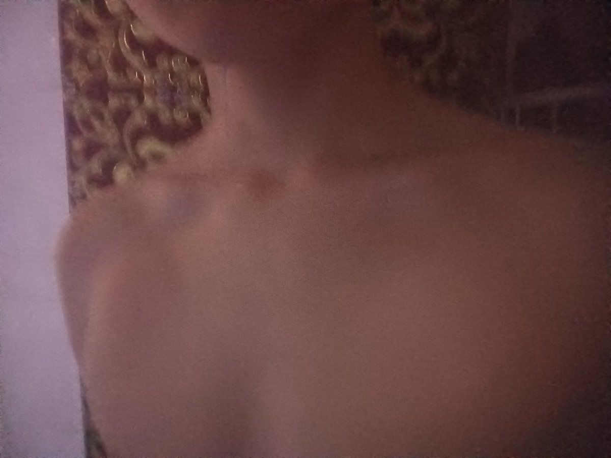 感觉有点色色的