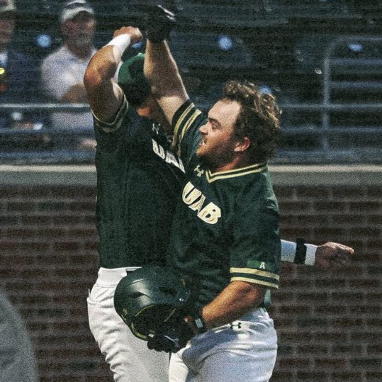 🐉🐉🐉 @UAB_Baseball grabs single game upset against No. 18 Alabama, 5-2. #NCAABaseball x 🎥 @UAB_Baseball