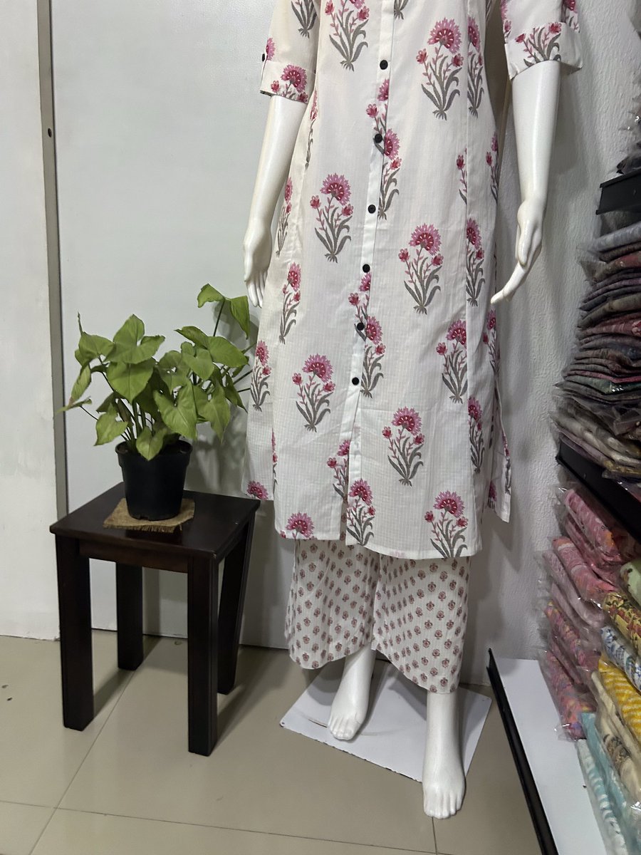 Feel Comfy & Smart with this Palazzo Set in Cotton..with beautiful print..

#cotton #fashion #suits #indianwear #onlineshopping #salwarsuits #kurti #dressmaterial #cottonkurti #suit #kurtis #dresses #indianfashion  #cottonsuit  #indiansuits  #partywear #dress #dupatta #trending
