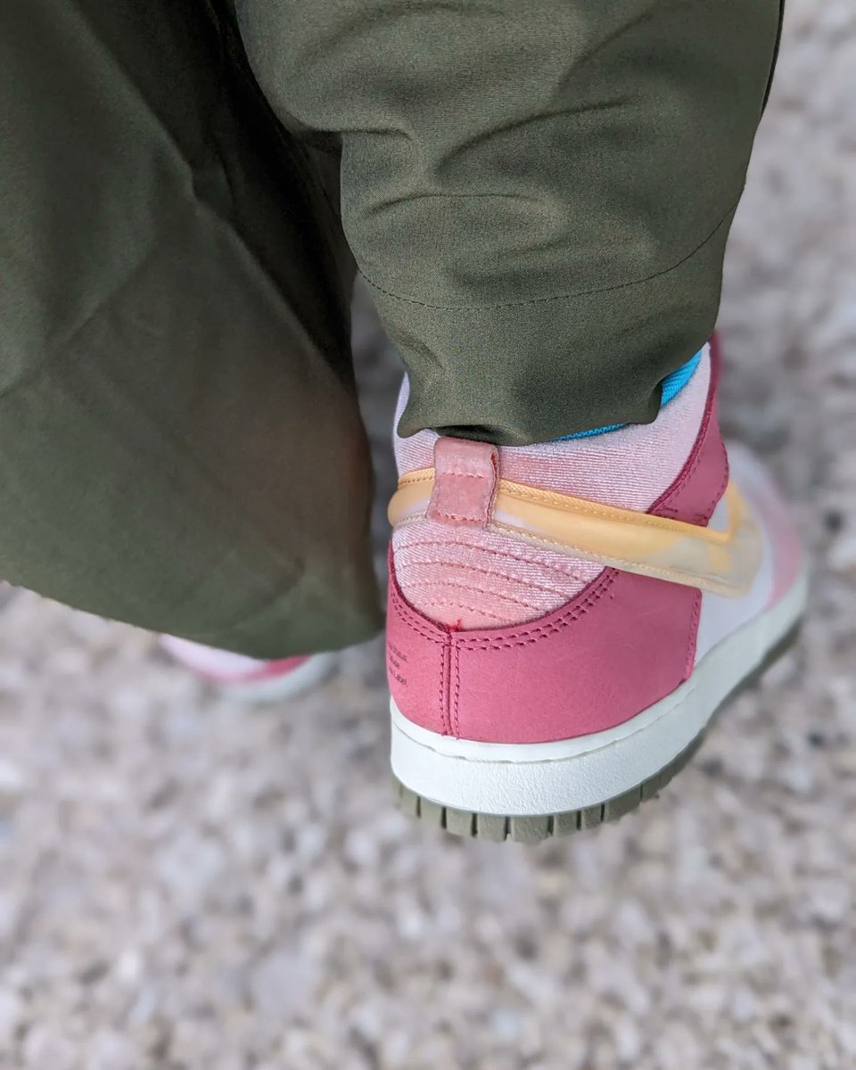 amcmath04's tweet photo. Birthday Kicks Tuesday!
#KOTD #Nike #DunkMid #SoicalStatus #FreeLunch #StrawberryMilk #ashwithkicks #undstuesday
#snkrsliveheatingup #wearyourkicks #yoursneakersaredope https://t.co/BIanISLGFv