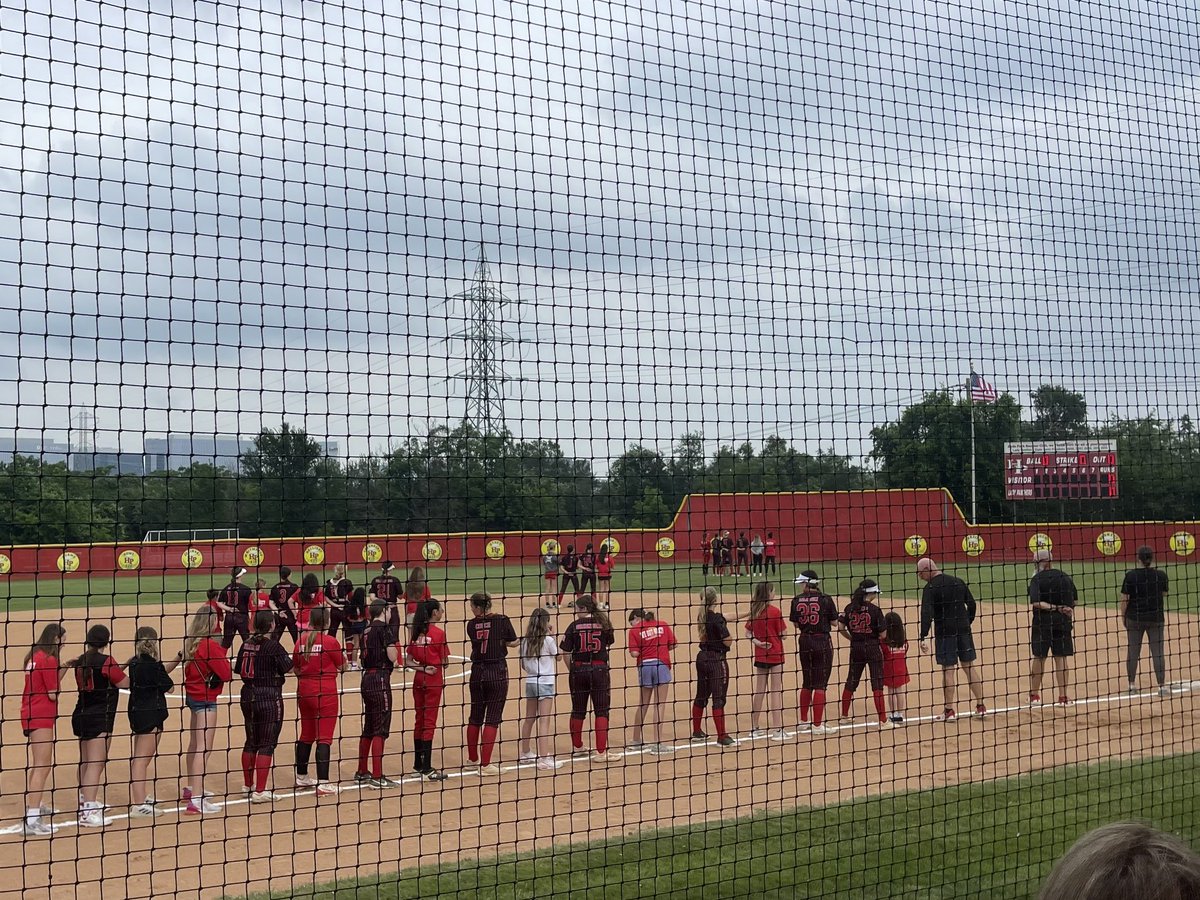 One of the largest crowds ever for a @AthleticsHP softball game, over 25 “We Got Next” panthers in attendance! Great to see the littles take the field, grab a hotdog and see the Lady Panthers extend their home winning streak to 22 and now 61 of their last 64 home games! ❤️😳