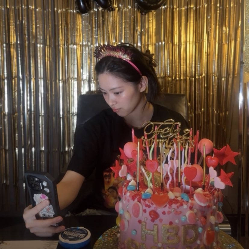 onlyforRyujin's tweet photo. birthday girl Ryujin!🎂💙 https://t.co/4NNI7WDDJy