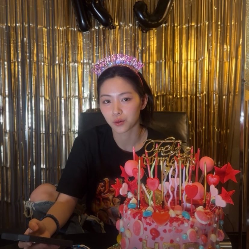onlyforRyujin's tweet photo. birthday girl Ryujin!🎂💙 https://t.co/4NNI7WDDJy