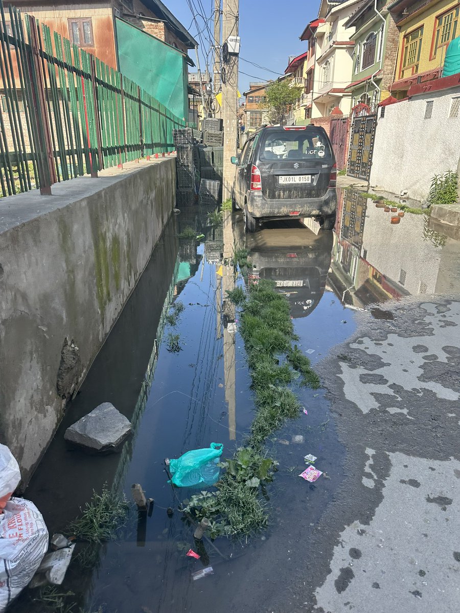 Usman_ali___'s tweet photo. A few drains are choked in bemina area MADINA COLONY near masjid madina due to this daily life of residents have been disturbed  . 
That need immediate redressal although public cooperation too important but it has spilled over 
@SMC_24x7 
@owais_ias 
@sclsrinagar https://t.co/KtMR9pXhPq