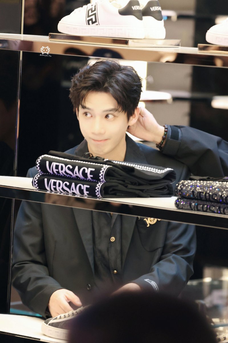 drdreamlucky's tweet photo. ทำไมสองรูปนี้คือดูน่ารักน่าเอ็นดูแทร้ 🥹🤏🏻

#WangAnyu #หวังอันอวี่ https://t.co/RqzGH3eAPM