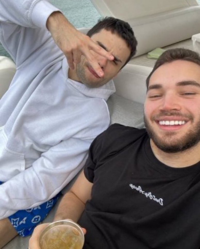 AdinReports's tweet photo. “Nobody’s retiring, just been enjoying life (…) see you tomorrow.” 

Via AdinRoss https://t.co/ifLFHkWiNV