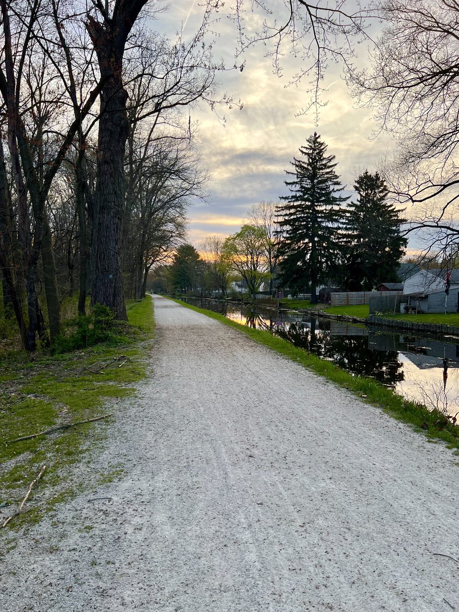 Allentown1711's tweet photo. Another glorious day living that #BikeLife π΄π»ββοΈπ΄π»ββοΈπ΄π»ββοΈβοΈ.
So thankful for the luxury of spending so much time in the saddle. π΄π»ββοΈπ΄π»ββοΈπ΄π»ββοΈ
Itβs good for the mind, body and soul.
#BikeLife #AprilMiles #AprilShowersBringsMayFlowers #PoweredByAssNotGas #Thankful #BackInTheSaddle #FreshAirandFreedom πΊπΈ#RideAprilVibes π©·βοΈπ·