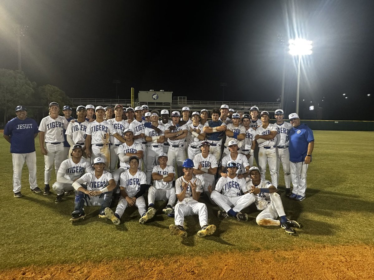 Jesuit Baseball tweet media