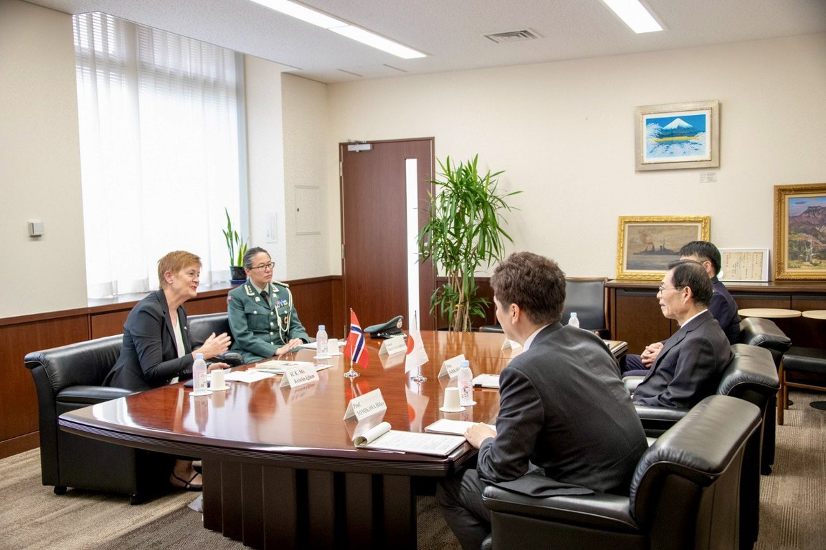 防衛庁防衛研究所で石川所長と橋爪副所長にお目にかかりました。 防衛研究所の皆様とともに、両国の研究者たちが築いてきた良好な絆をさらに発展させていきます。 @Nids1952