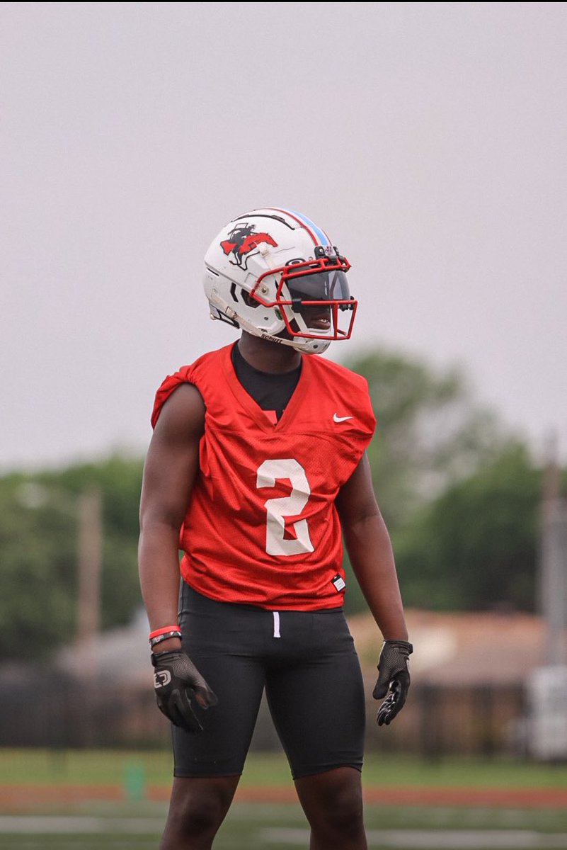jadenrrion's tweet photo. Tmw full pads…all that tuff talk finna end nd imma show em who i rlly am📝🤝🏾 https://t.co/vKUEHaThQt