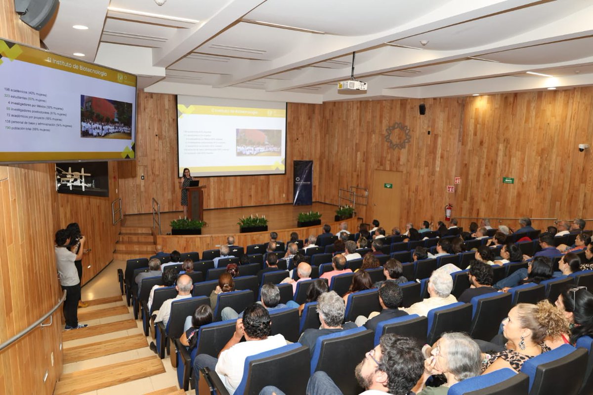 ibt_unam's tweet image. Presenta la Dra. @Lapalag su tercer informe de actividades 

#OrgulloIBT #OrgulloUNAM

En la ceremonia estuvieron presentes integrantes de la comunidad IBT, la Dra. Viridiana León Hernandez, rectora de la @uaemorelos y el Dr. Arturo Mazari Espín, rector de la @Upemoroficial