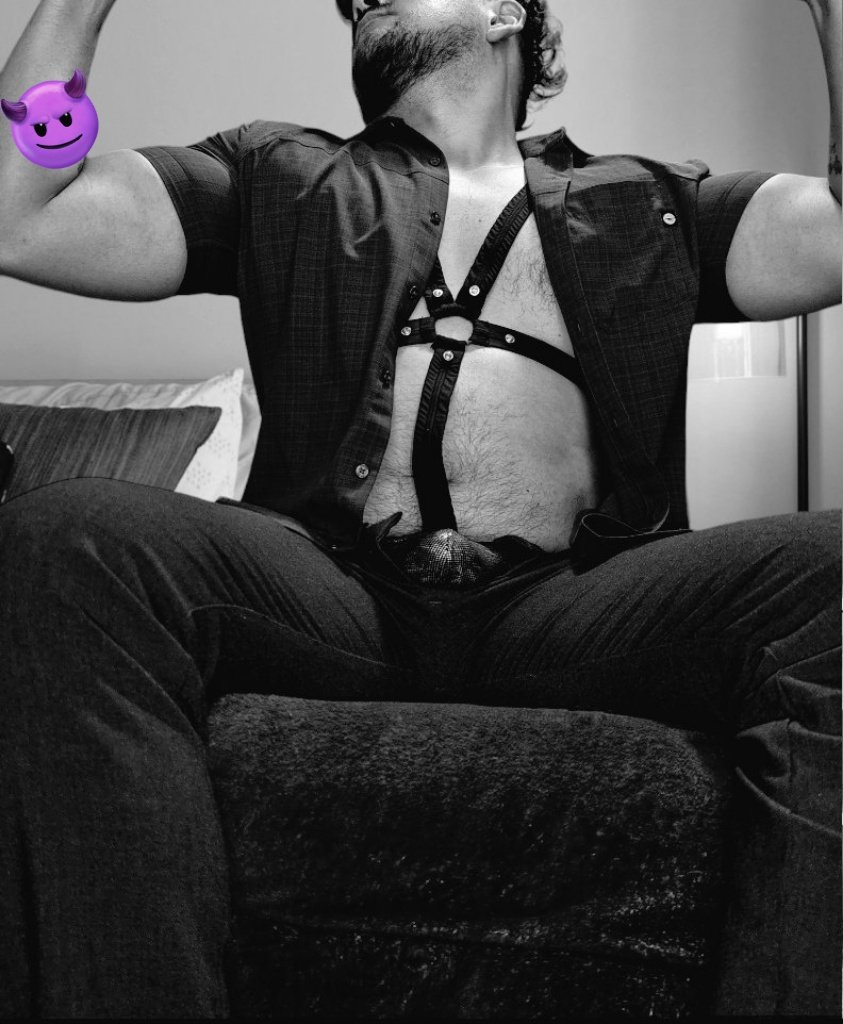 Carloxri's tweet photo. Por si se ocupa sacar la verga en la oficina 😈🔥🍆 https://t.co/vZsnCbliRB