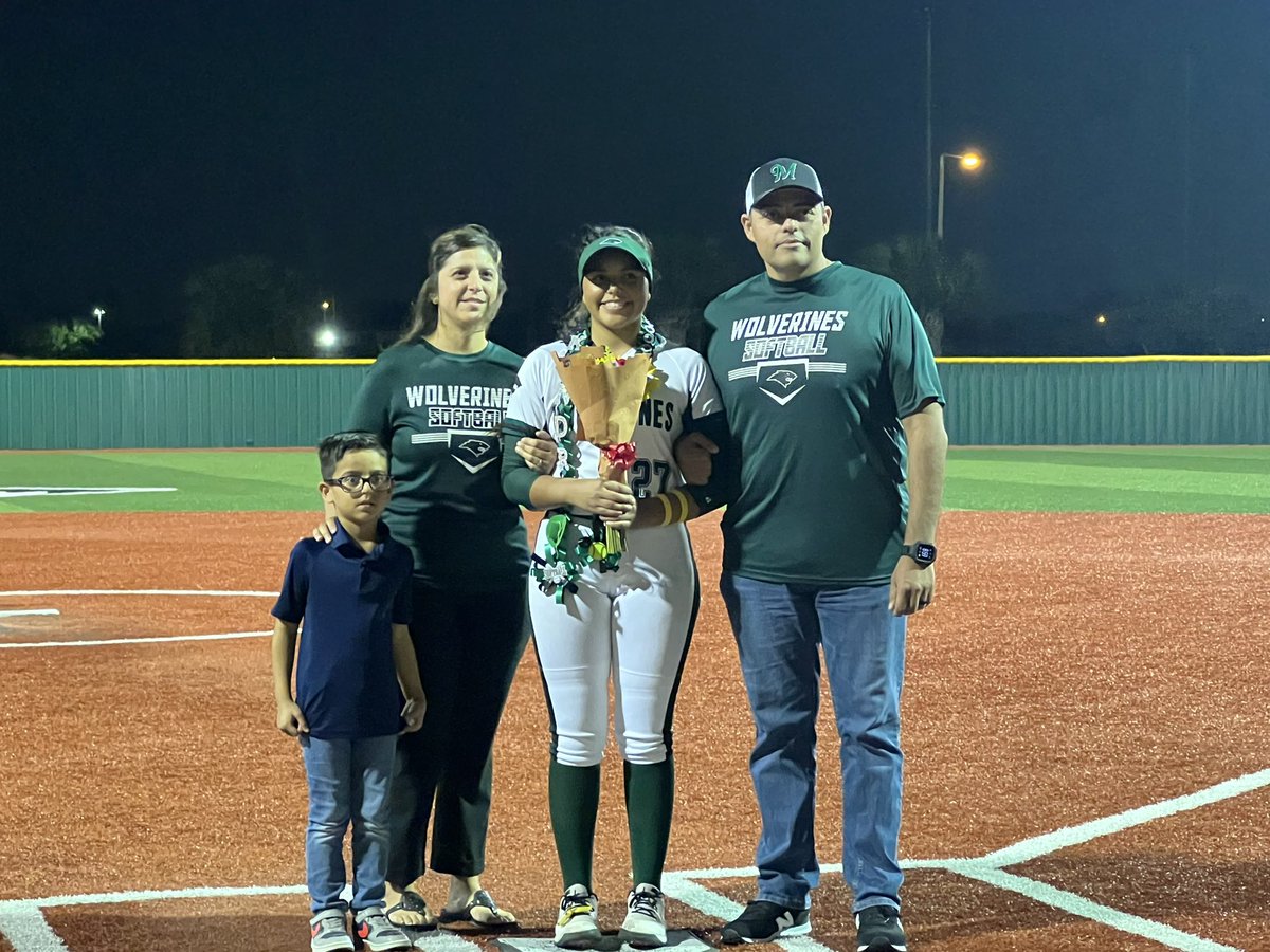 LadyWolverineS4's tweet photo. Great district win tonight over PSJA Southwest. We also celebrated our two seniors Kendra Martinez and Reanna Flores. 🥎💚 https://t.co/n68qSC4v80
