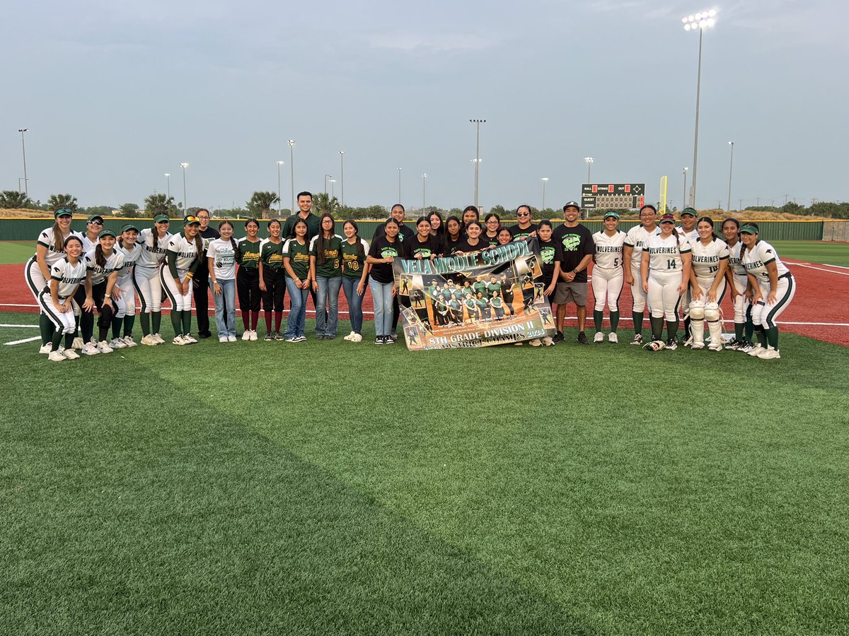 LadyWolverineS4's tweet photo. Congratulations to our two Middle School softball programs, Vela MS 8th grade and Murphy MS 7th grade girls, who were both undefeated District Champs this Softball season. Way to go girls!! 🥎💚 https://t.co/j644OIgzQ8