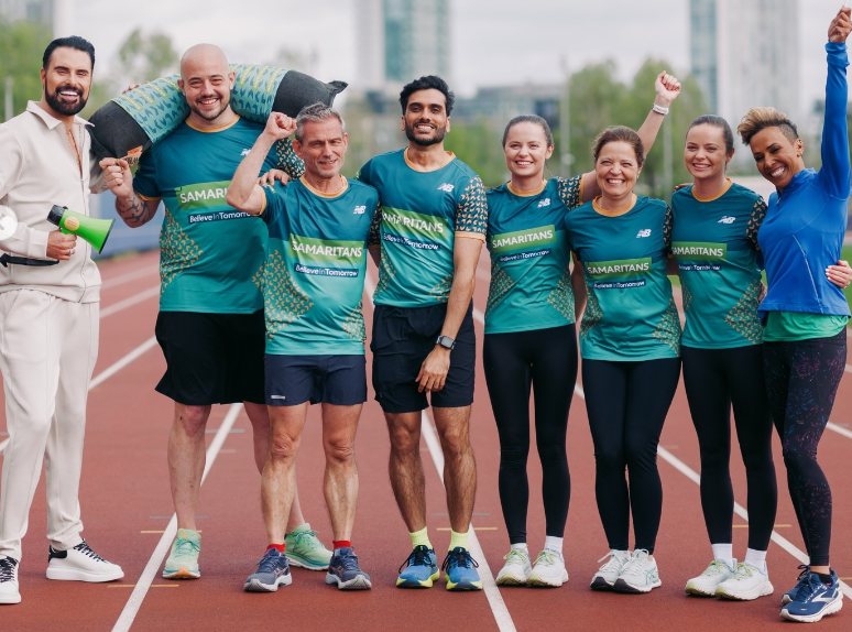 👀 check out who we’ve got cheerleading for our @londonmarathon runners! We’re thrilled to be supported by @rylan and @damekellyholmes who are heading up our support squad for London Marathon. Thank you for being on #TeamSamaritans and helping others believe in tomorrow 💚