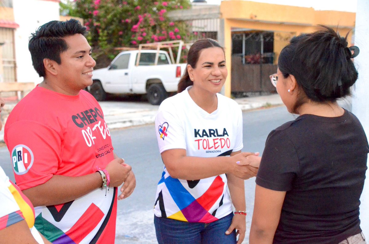 Les cuento, la mayor demanda de los jóvenes es que les cuesta trabajo adquirir una vivienda y tener trabajo !!! 

Es de las cosas que tenemos que enfocarnos hasta conseguirlo 😄 

Andamos en #RamonEspinolaBlanco 📍 

#KarlaSenadora