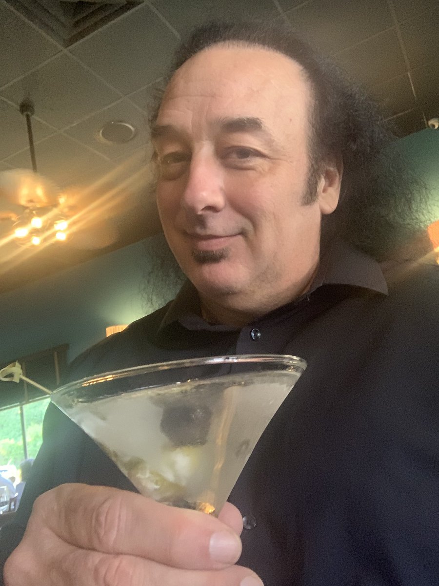 Dirty Martini with Hendrick’s Gin. Cheers!
🍸🤘🎸🎶😎

#chucklazaras #brevardlegend #martini #dirtymartini #hendricksgin #cheers