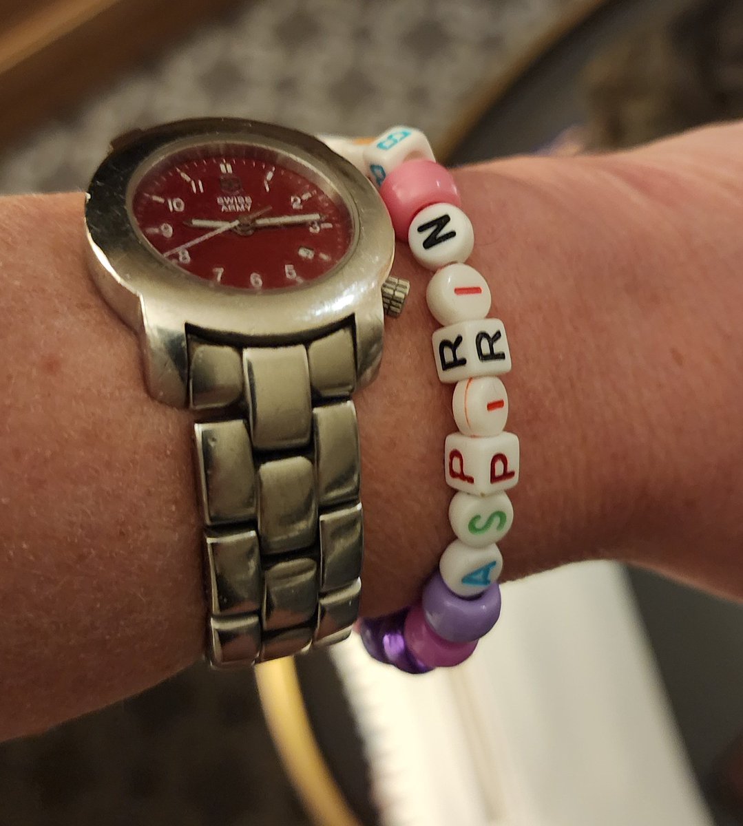 I love the Utah neuro residents! They made me (and other faculty) friendship bracelets today at the #AANAM. They promised me they also attended sessions @UofUNeuroRes