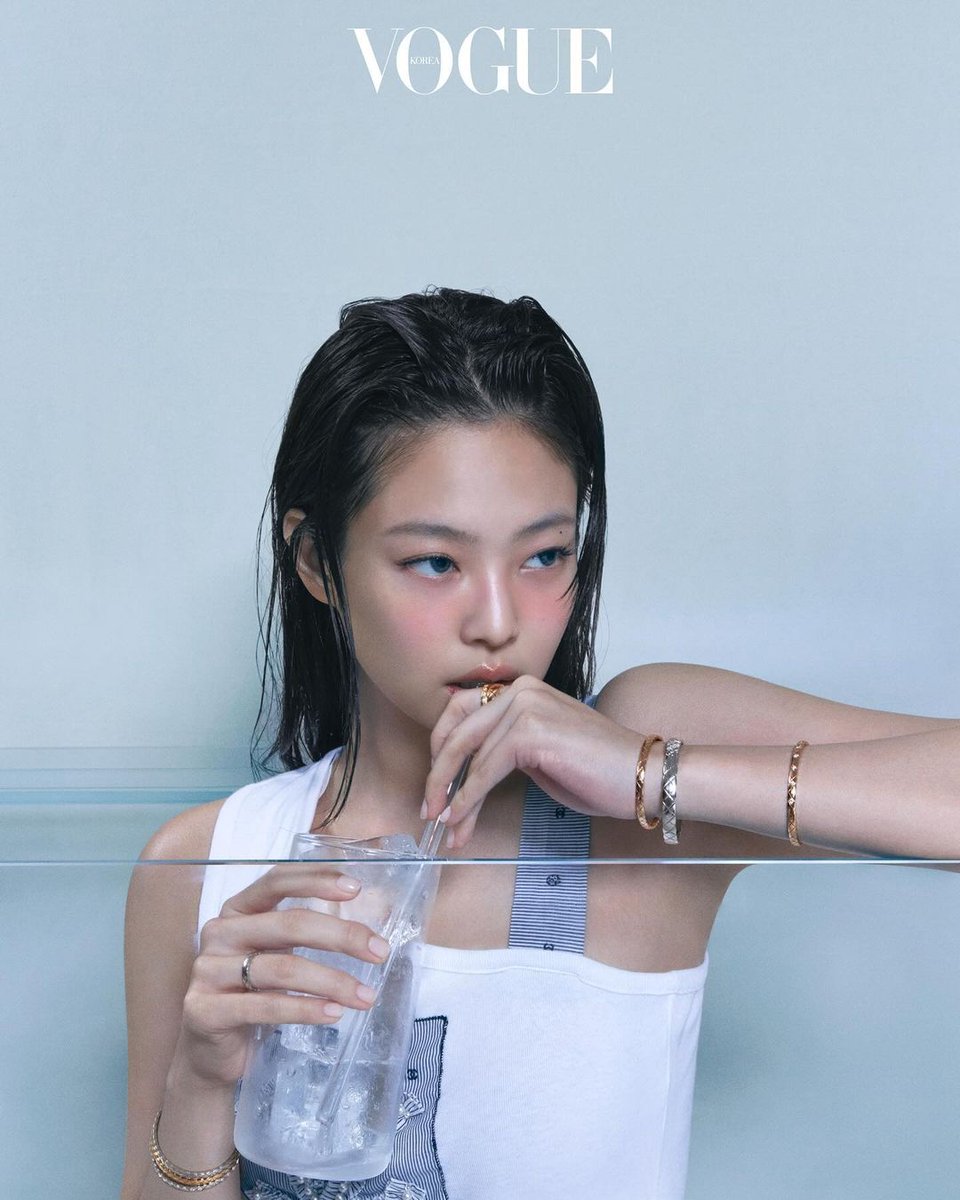 cafewindows's tweet photo. jennie for vogue korea by heejune kim https://t.co/vCu9c41D7V