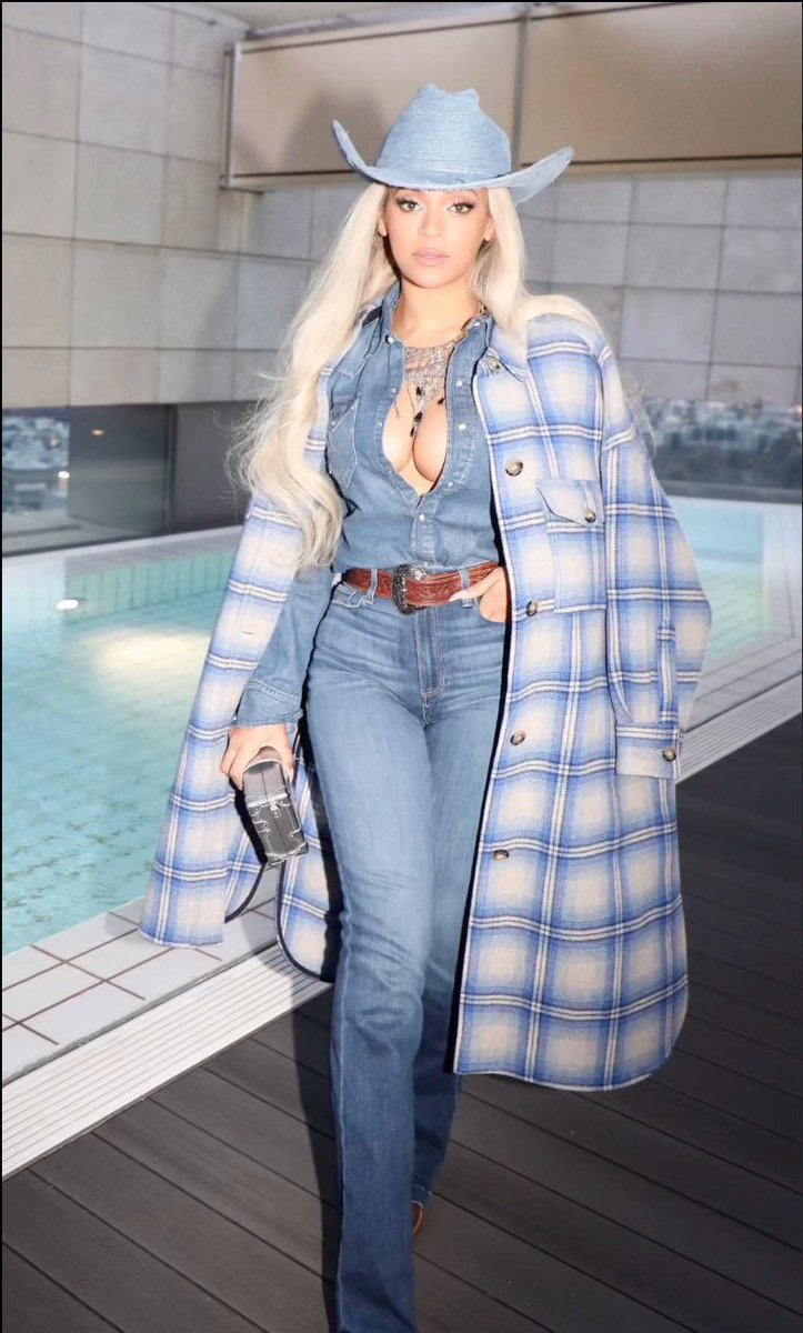 ourhermitage's tweet image. The Reigning Queen Of Country Music