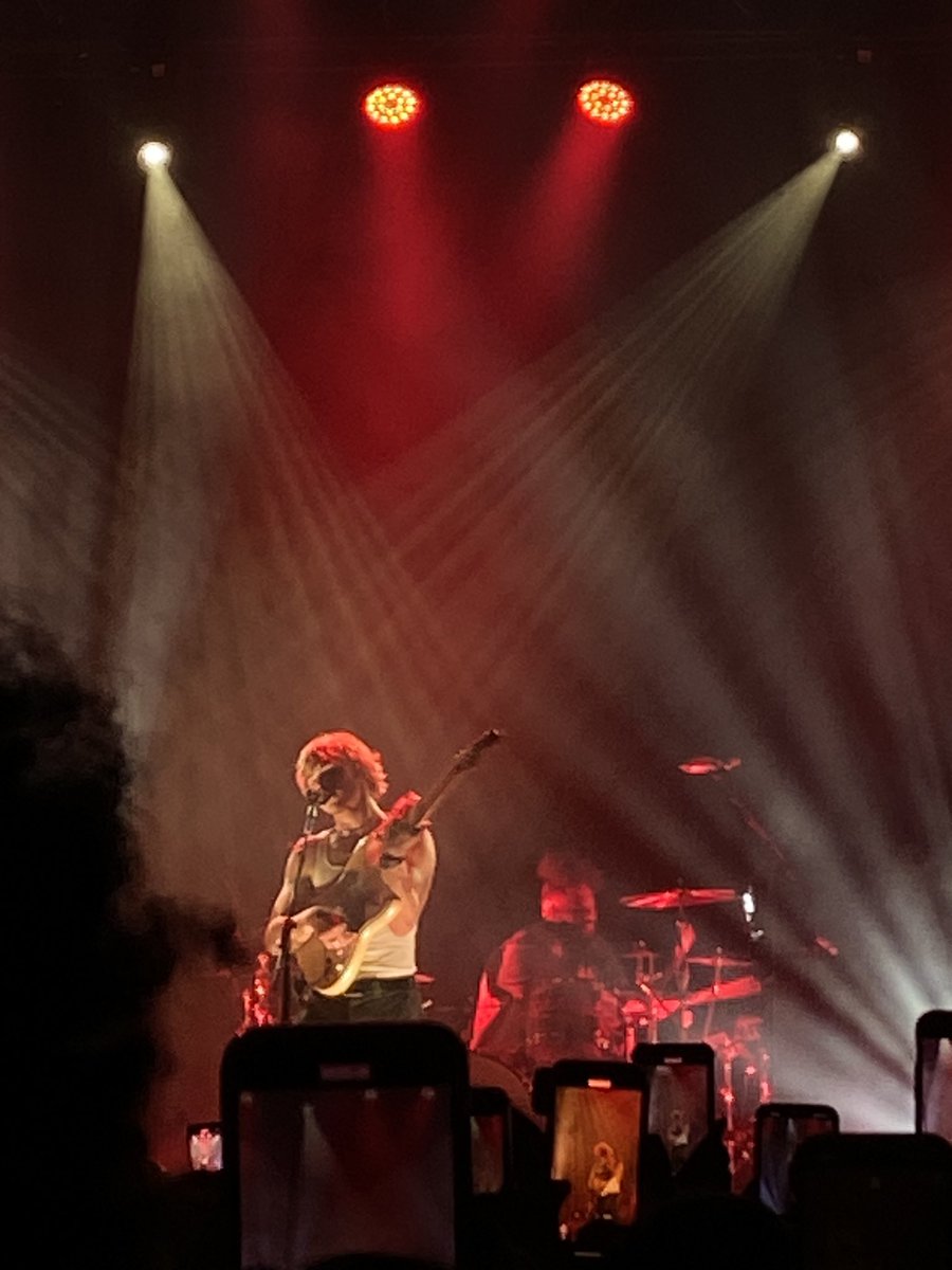 abbybb_'s tweet photo. I can die happy now that I’ve seen this man irl https://t.co/dRW8vlP4Hh