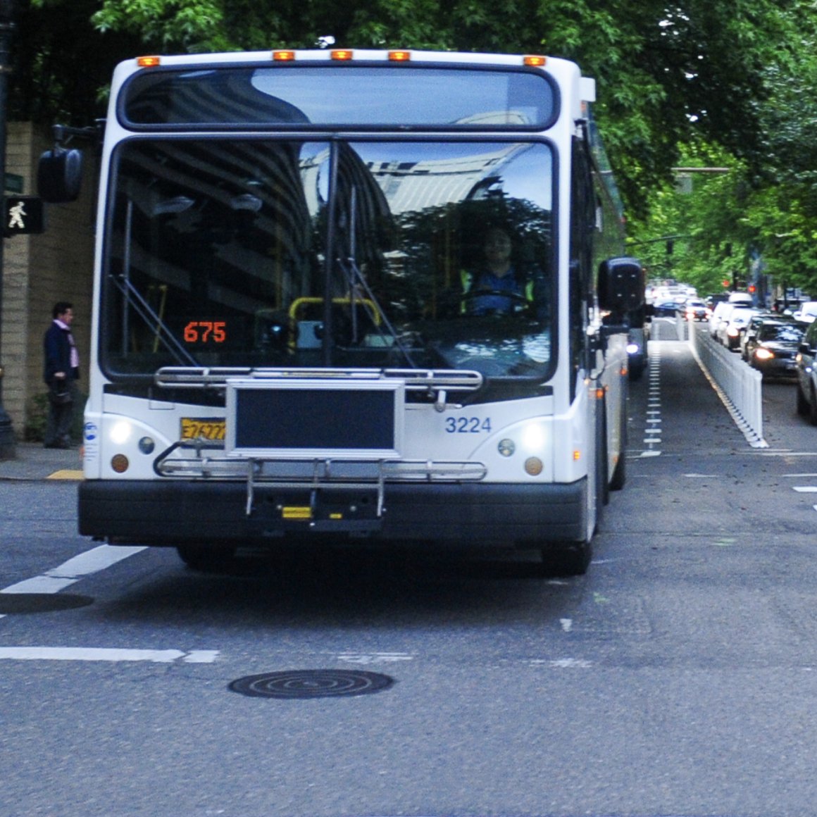 A Milestone Victory on International Blvd! @MayorShengThao announced that @rideact, @OakDOT, and @CaltransD4 would begin installing the International Blvd Quick Build safety project with lane separation posts and trial installation of speed cushions! tvrr.substack.com/p/a-milestone-…