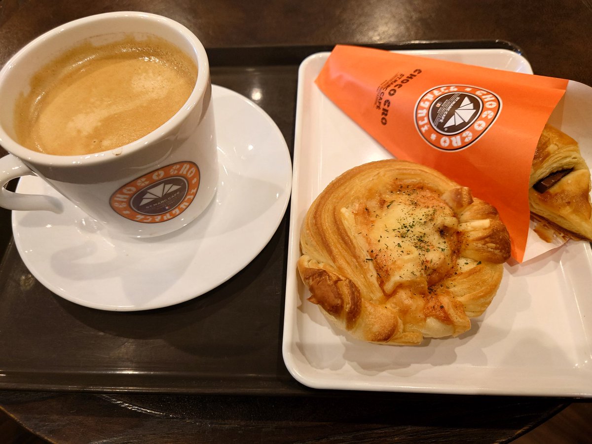 今日はサンマルクカフェでランチ
辛子明太子のヤマヤとコラボパイ👍