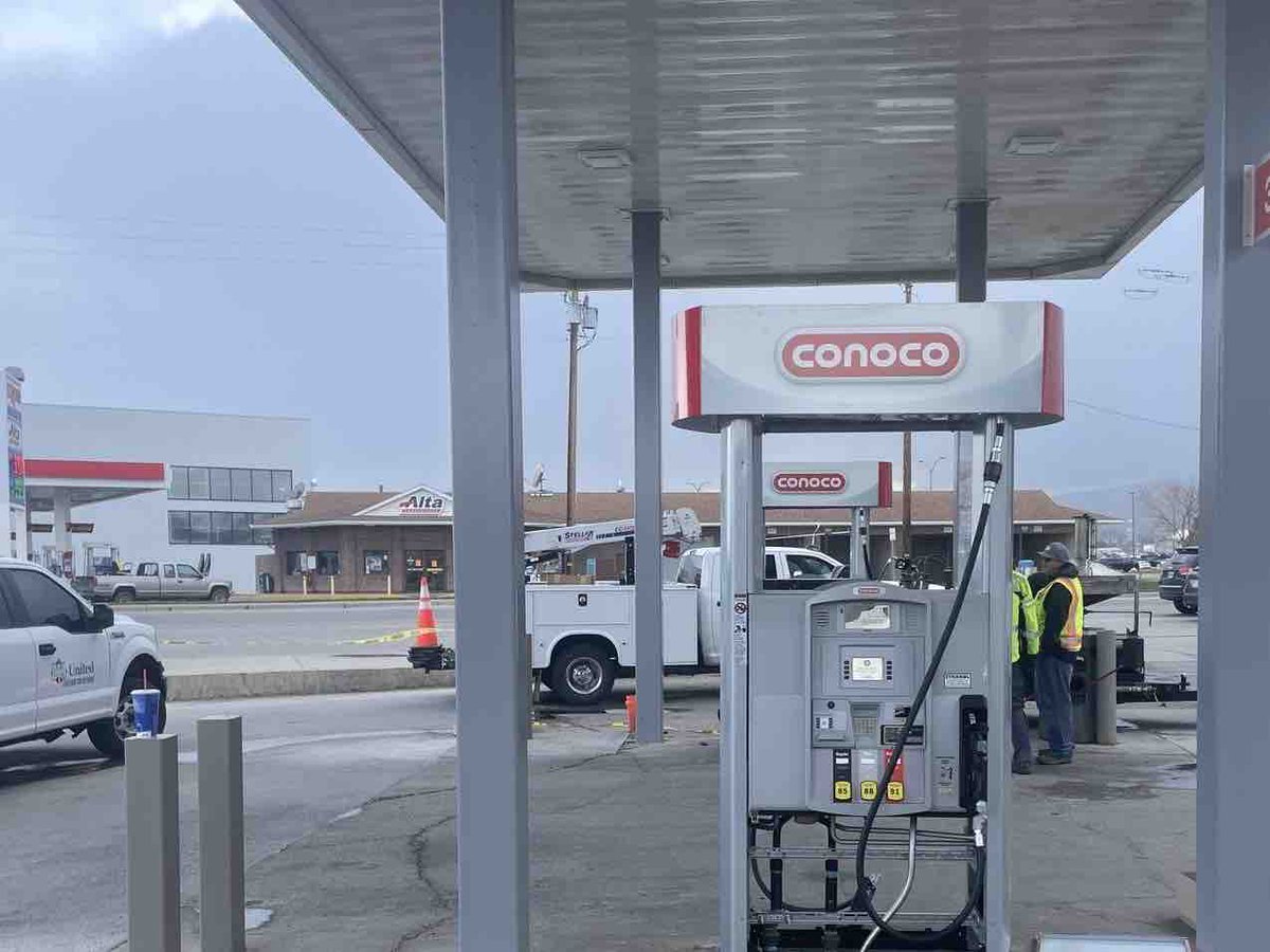 D_H_United's tweet image. Team installing new dispensers to upgrade this existing site. #dhunited #services #installation #upgrade #gilbarco