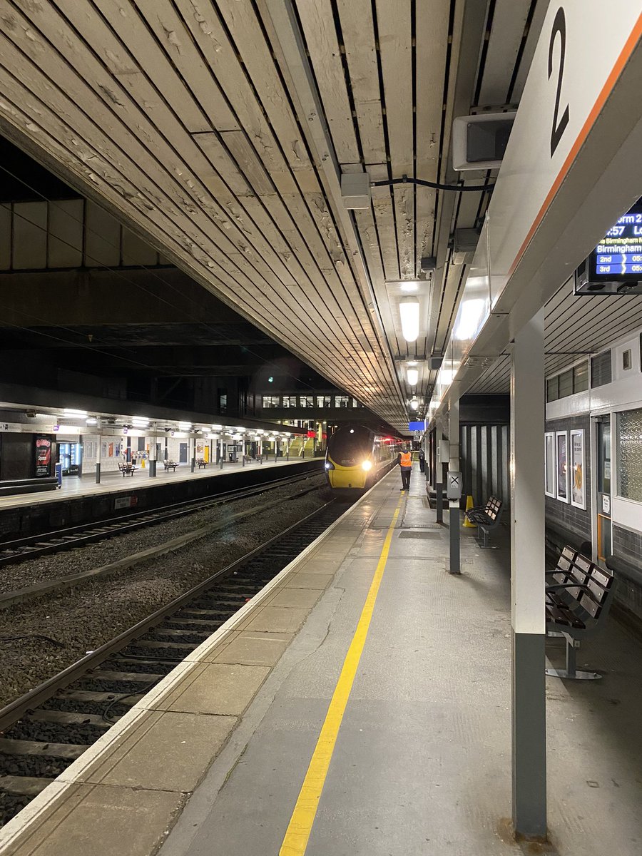 alexfenlon's tweet image. First train of the day, 1R00 with the 0457 Avanti West Coast service to London Euston. Ultimate destination today? Ulm, Germany 🇩🇪 hoping to arrive at 1738 German Time @seatsixtyone @AndyBTravels @paul_winginit #interrail