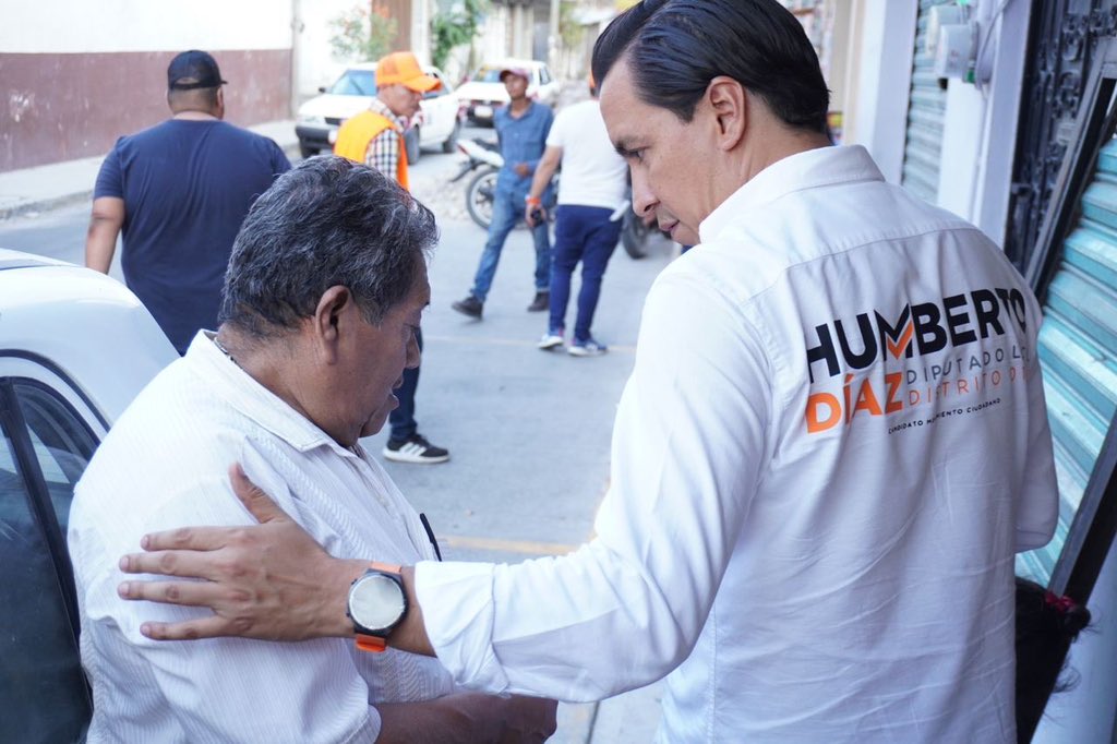 humbertodiaz22's tweet photo. Gracias a mis amigas y amigos de La Galeana, Haciendita Aeropuerto, Carmén Flores de Astudillo, Lucía Alcocer y Zona industrial, por las risas, por las palabras y el apoyo que le dan a la ruta por #UnNuevoChilpo🍊 ¡El Distrito 1 será naranja! https://t.co/SlIUzGmFFO