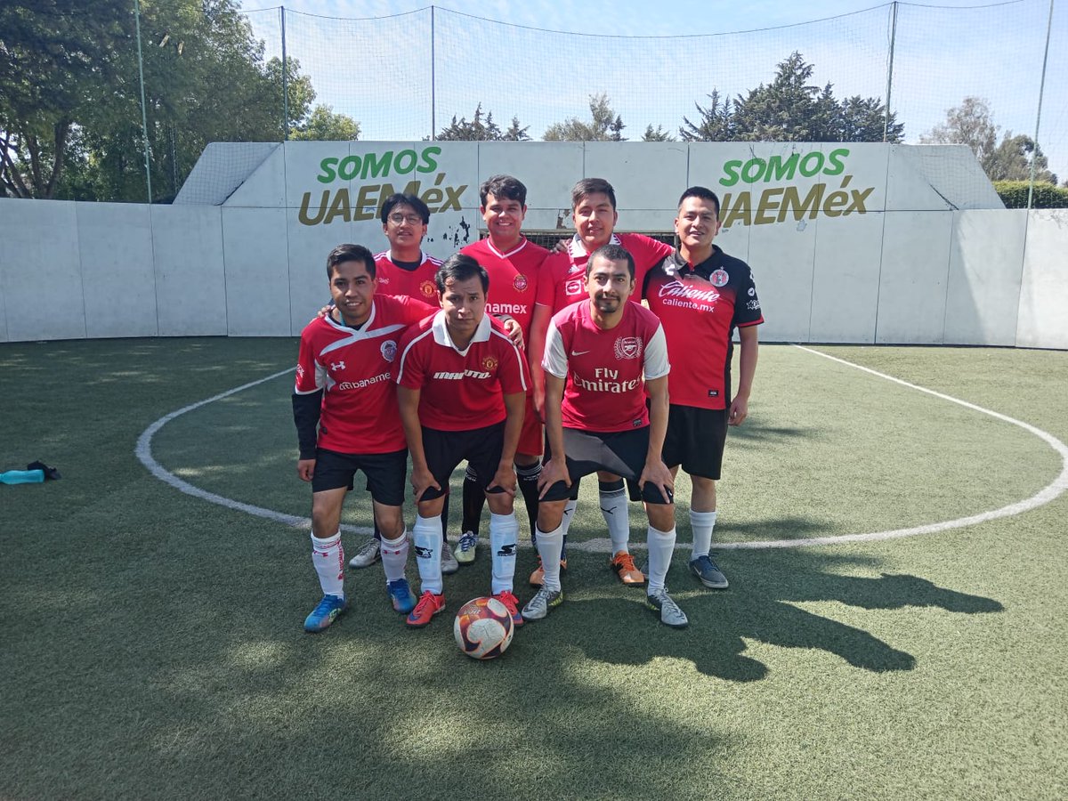 EdgarCruzReyes5's tweet photo. Día de partido, se jugó bien, aunque la final se perdió, pero nos la pasamos execelente ⚽
#Robertos https://t.co/dojvVzDnYA
