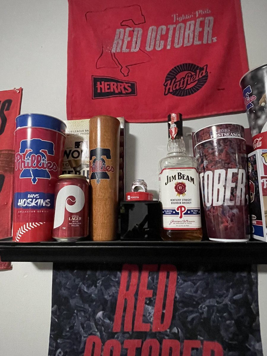 DittyInPhilly's tweet photo. @TerryFranconia Got my @phillies Yuengling and Jim Beam https://t.co/X6M3Y6Zr7x