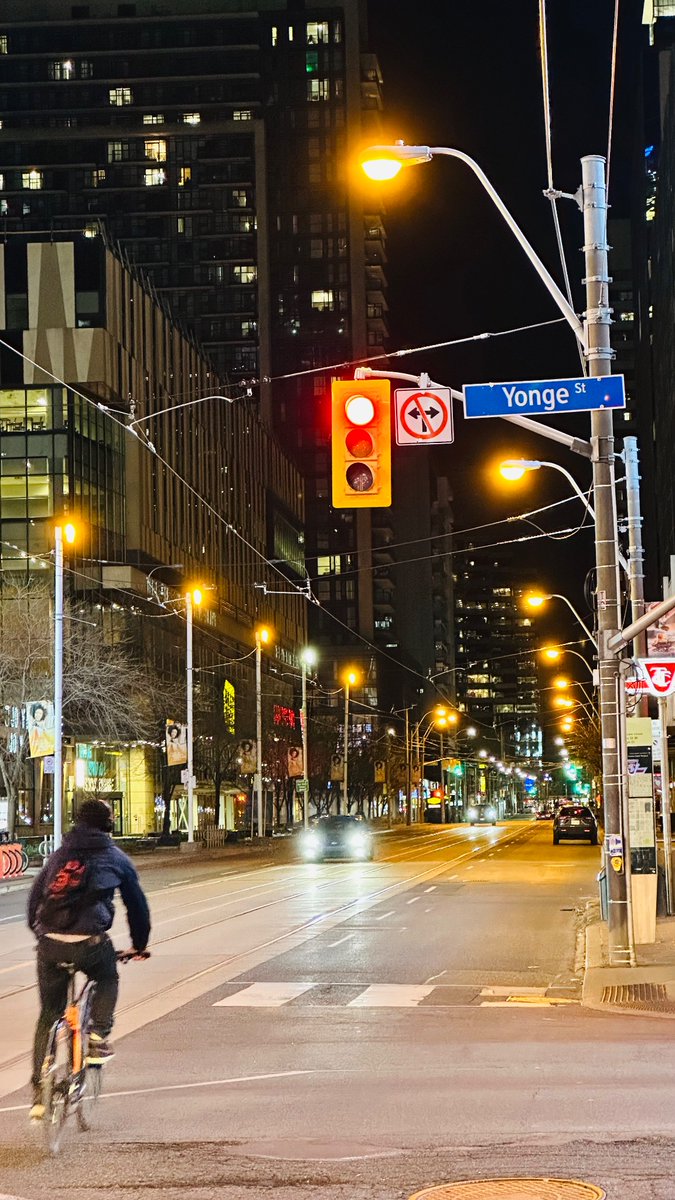 I just saw a @TPSOperations police car, no sirens or emergency lights activated, turn right onto Yonge Street on a red light, cutting off a pedestrian who had the right of way. Oh yeah, this was the red light where the police car turned right onto Yonge.