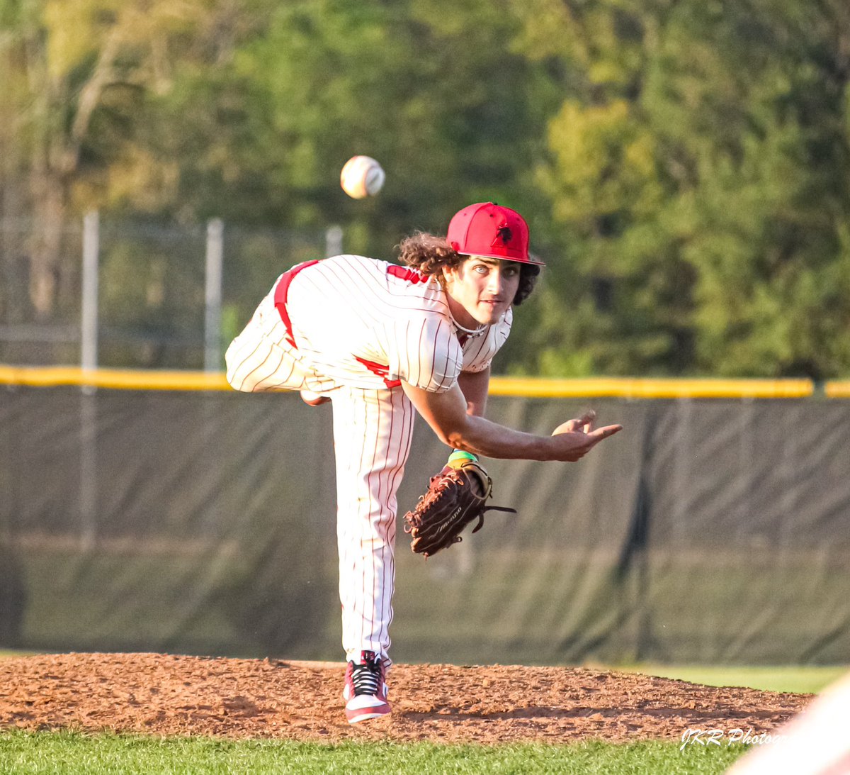 Warriors notch another win tonight over Thomas dale 3-2. Highlights: @LucasEdwards25 2 hits @Jacob_lee05 2run HR Pitching held it down! @c_valerio2024 4.1ip 4 hits 2 R and 6 Ks @hayden_black2 2.2ip 0 hits 0 R 5 Ks and gets the win! #WarriorPride @CoachStoots @A_MooreTheCoach