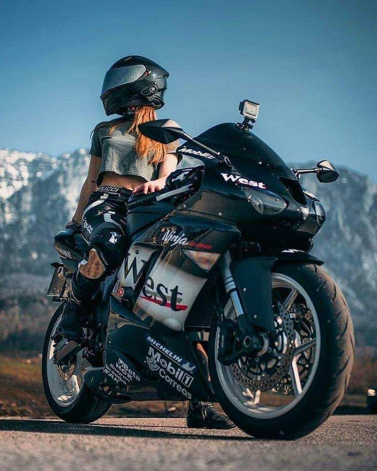 Kawasaki Ninja
#BikerGirl