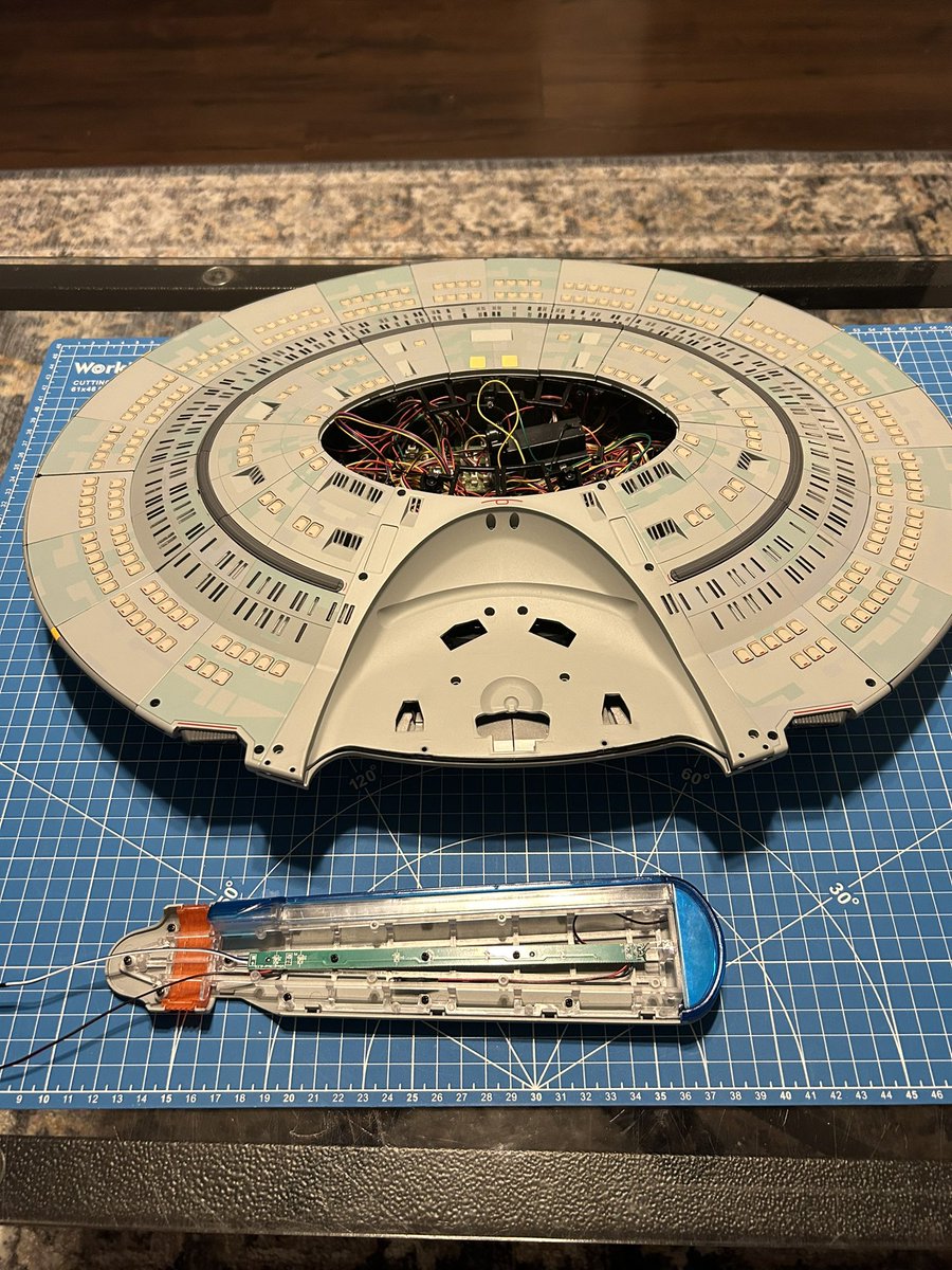 Jmrog84's tweet photo. Kit 110 is complete. Coming into the home stretch. Only 3 Stages left. #StarfleetBuilders @divine_treasury @TrekGeeks @FanhomeUS https://t.co/d8vQbd2ljg