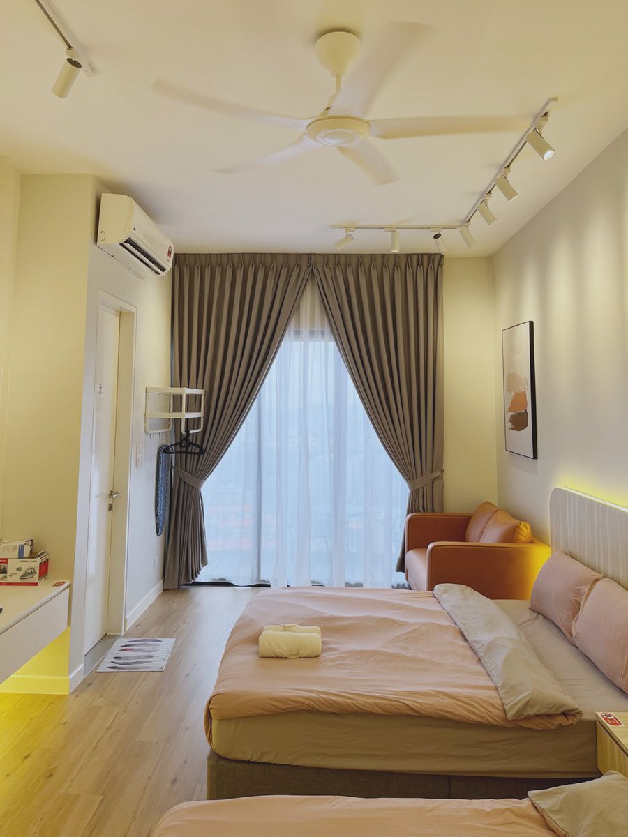 mrcurtainmy's tweet image. Elevate your home decor with the perfect curtains! Consider fabric, color, length, functionality, and maintenance when choosing. Let your curtains complement your style and serve a purpose. #HomeDecor #CurtainTips 🏡✨