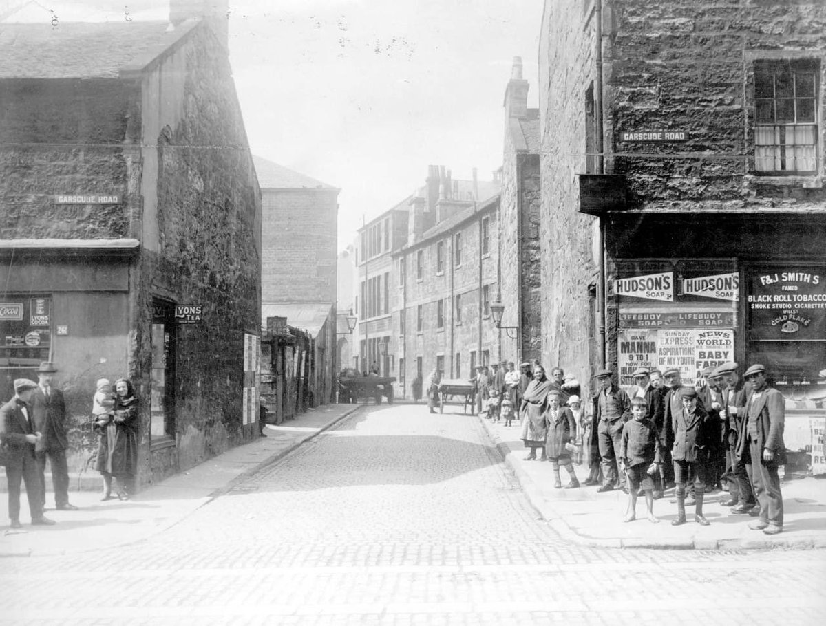 A view of Manresa Place at Garscube Rd, in 1925 
Glasgow