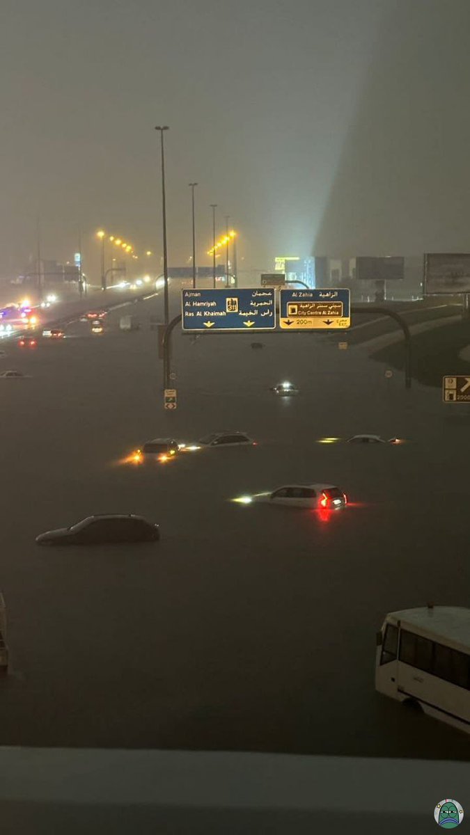 💚 Guys, sekarang dubai lagi kebanjiran dan kendaraannya sampai bener" tenggelam. Semoga tidak ada korban jiwa 🙏

Sc: @./ShuckMyBhauls