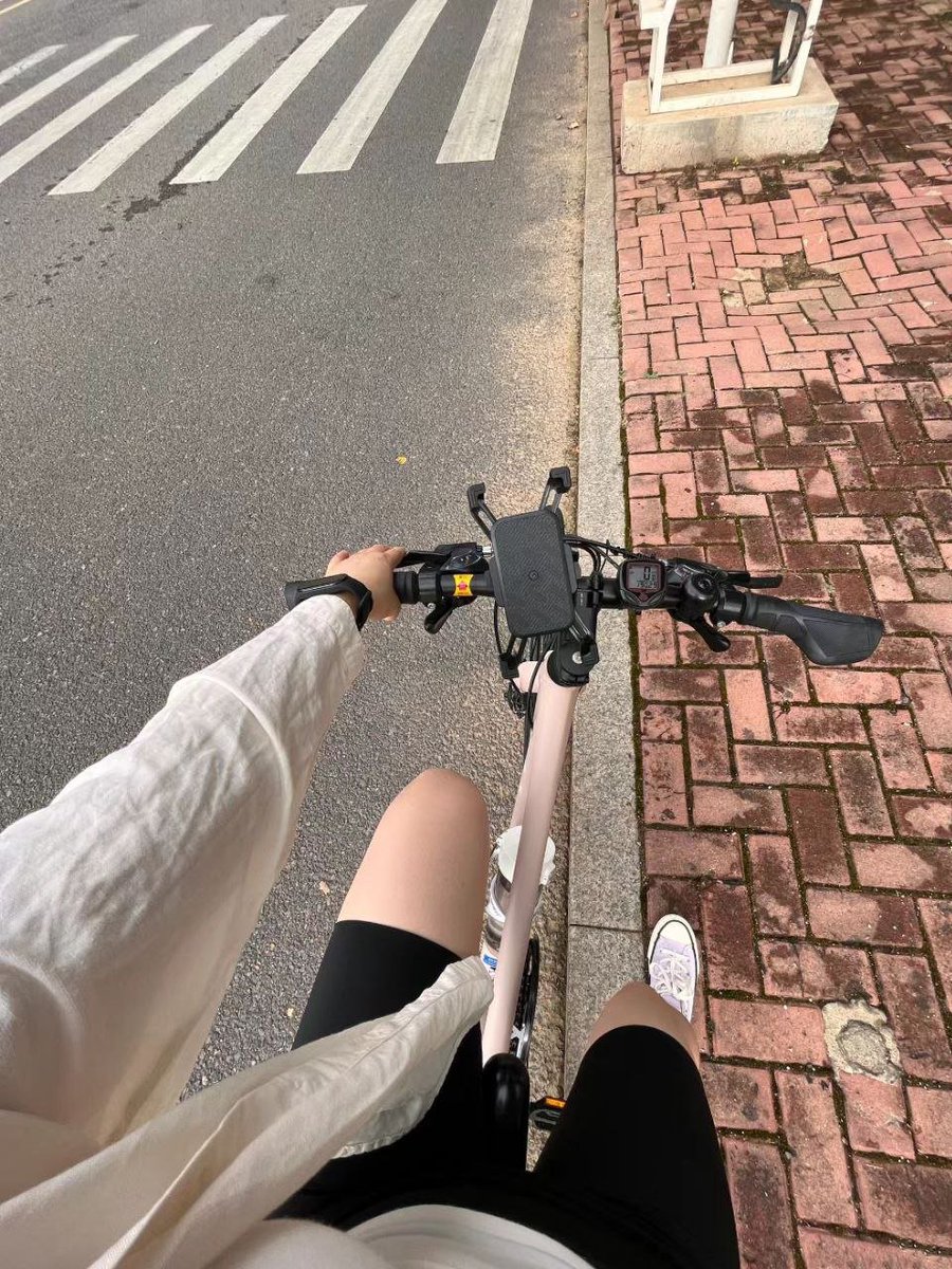 HelloTian36's tweet image. Feel the wind and sunshine as you ride and you'll find a different landscape.